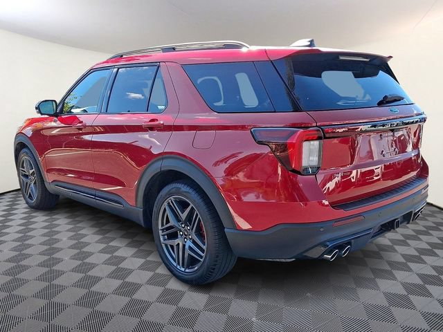 Certified 2025 Ford Explorer ST AWD/4WD image 4