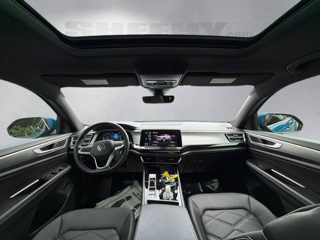 Used 2024 Volkswagen Atlas Cross Sport SE w/ Panoramic Sunroof Package FWD image 3