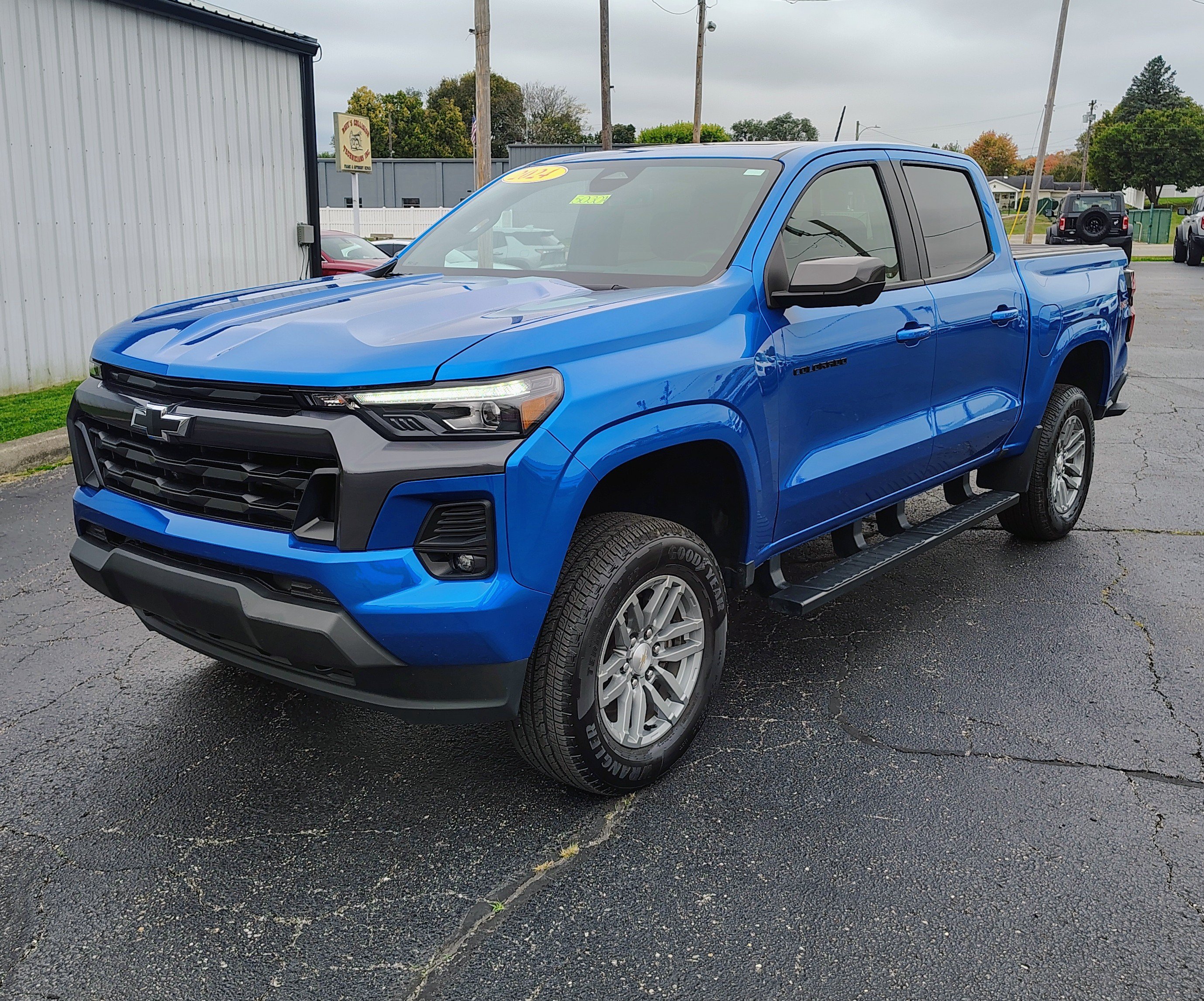 Used 2024 Chevrolet Colorado LT w/ LT Convenience Package III AWD/4WD image 1
