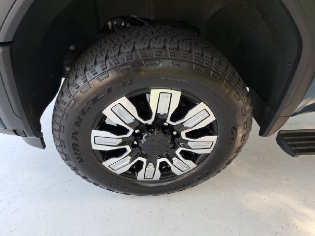 Used 2025 GMC Sierra 2500 Denali w/ Max Trailering Package AWD/4WD image 31