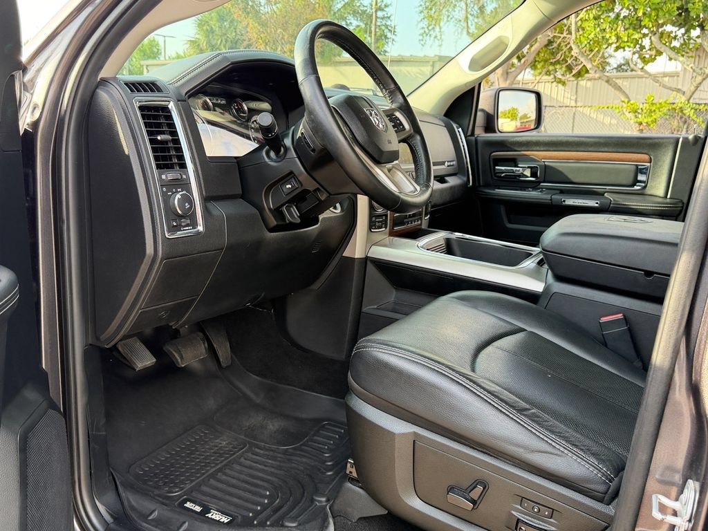 Used 2018 RAM 1500 Laramie w/ Convenience Group AWD/4WD image 12