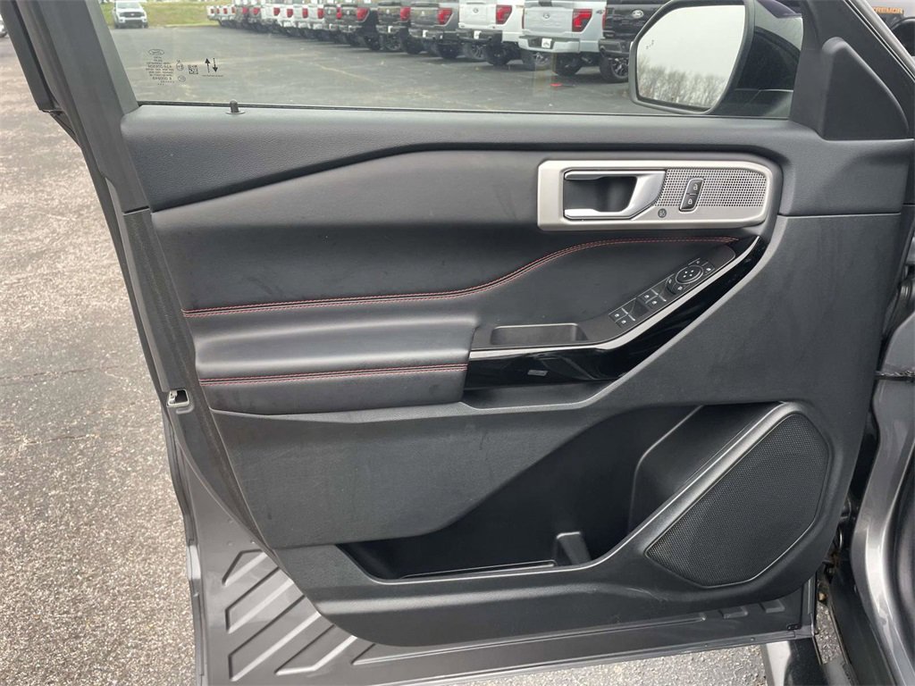 Certified 2023 Ford Explorer ST-Line w/ Class IV Trailer Tow Package image 15