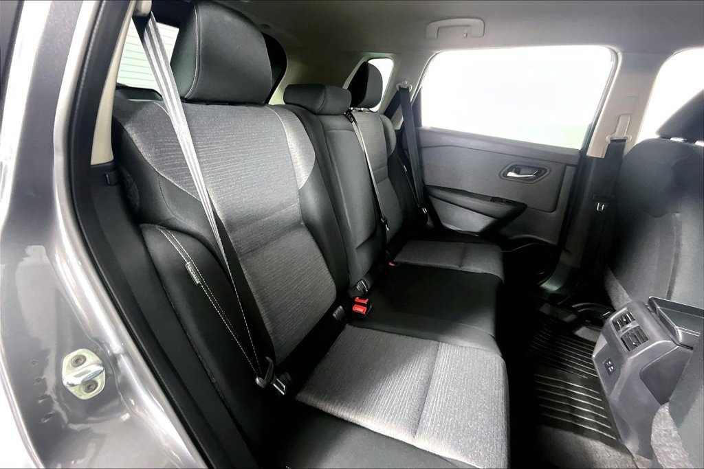 Used 2023 Nissan Rogue SV AWD/4WD image 27