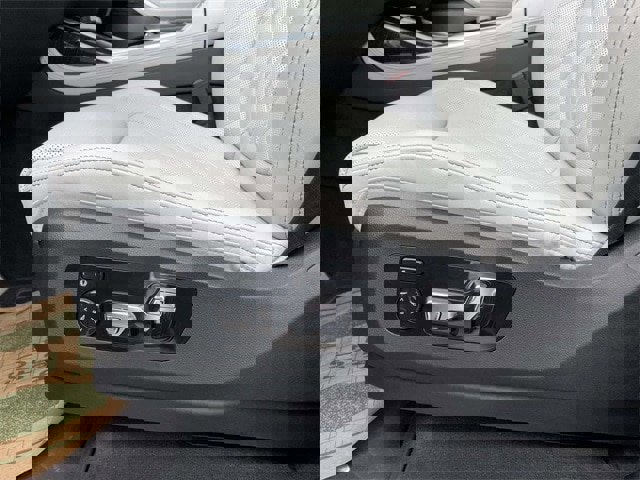 Used 2023 BMW X7 xDrive40i w/ M Sport Package image 23