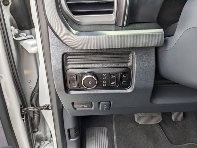 Certified 2025 Ford F450 Platinum w/ FX4 Off-Road Package AWD/4WD image 30