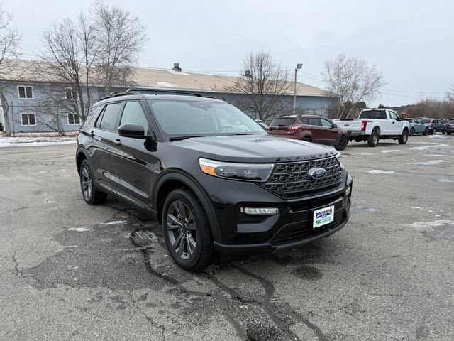 Certified 2022 Ford Explorer XLT w/ Equipment Group 202A image 2