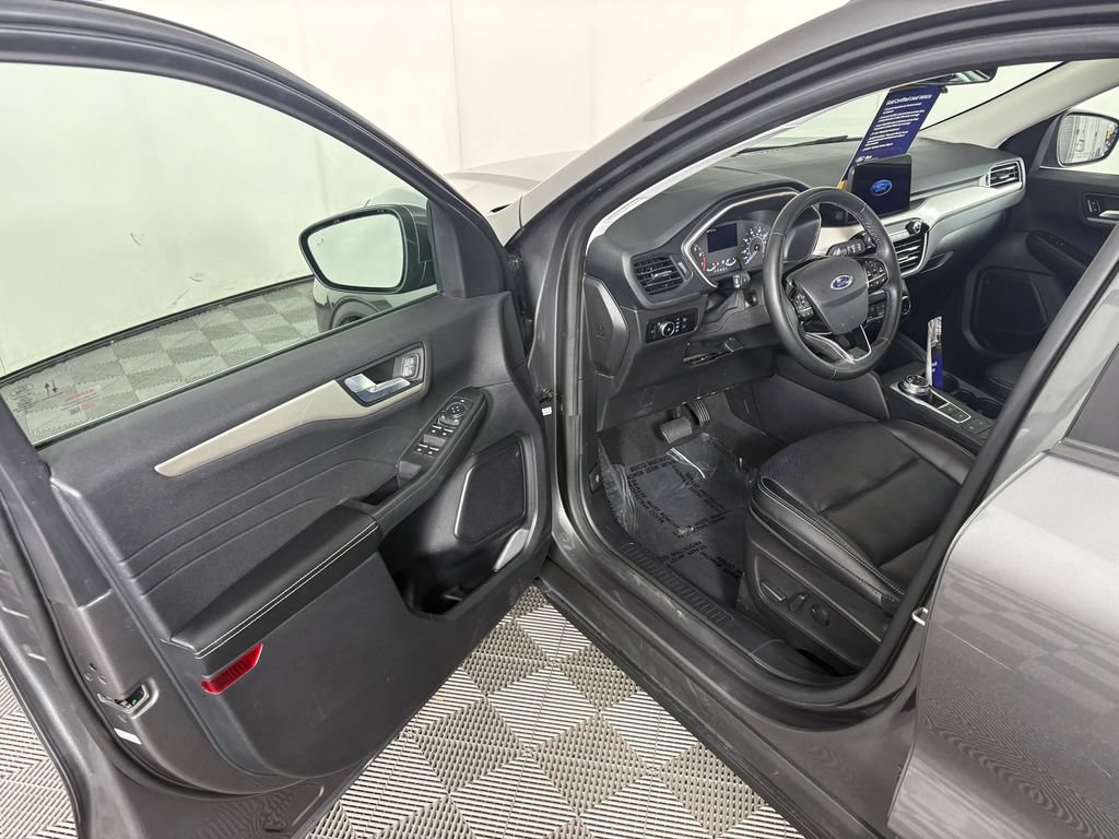 Certified 2022 Ford Escape SEL AWD/4WD image 11