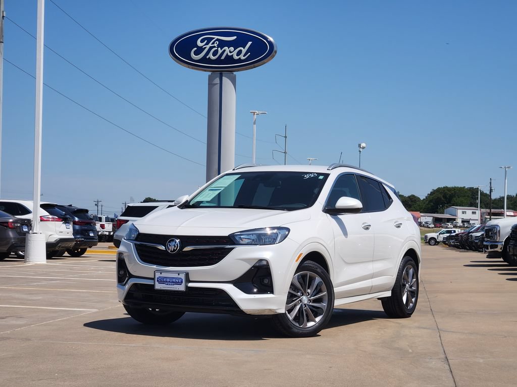 Used 2022 Buick Encore GX Select w/ Sport Touring Package FWD image 3