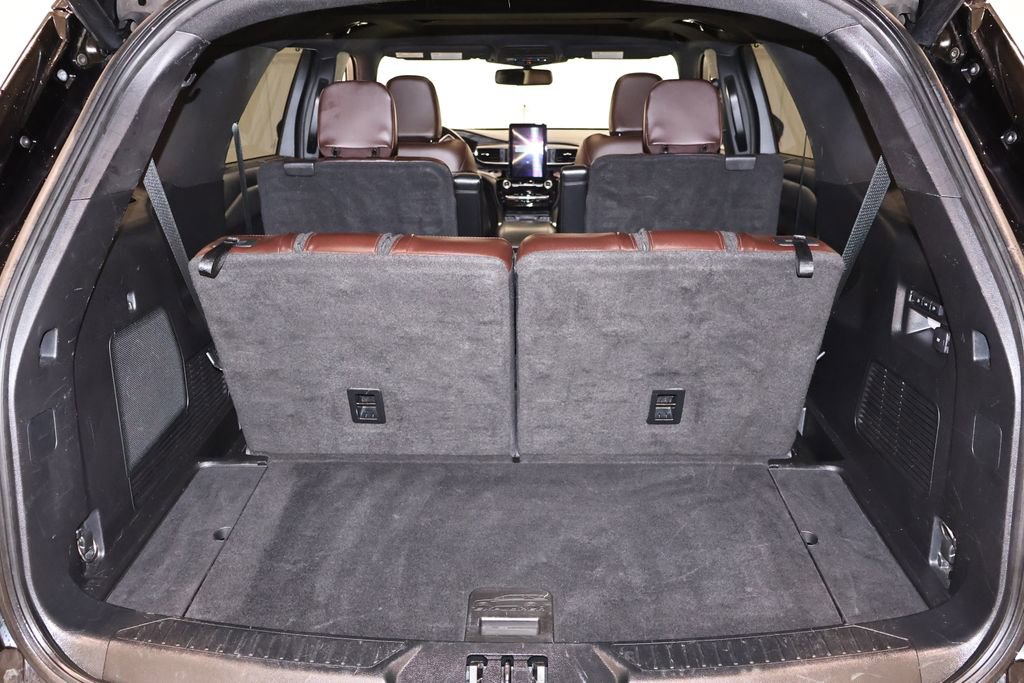 Certified 2021 Ford Explorer Platinum w/ Equipment Group 601A AWD/4WD image 45