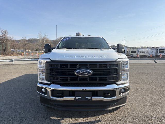 Certified 2025 Ford F250 XL w/ XL Chrome Package AWD/4WD image 2