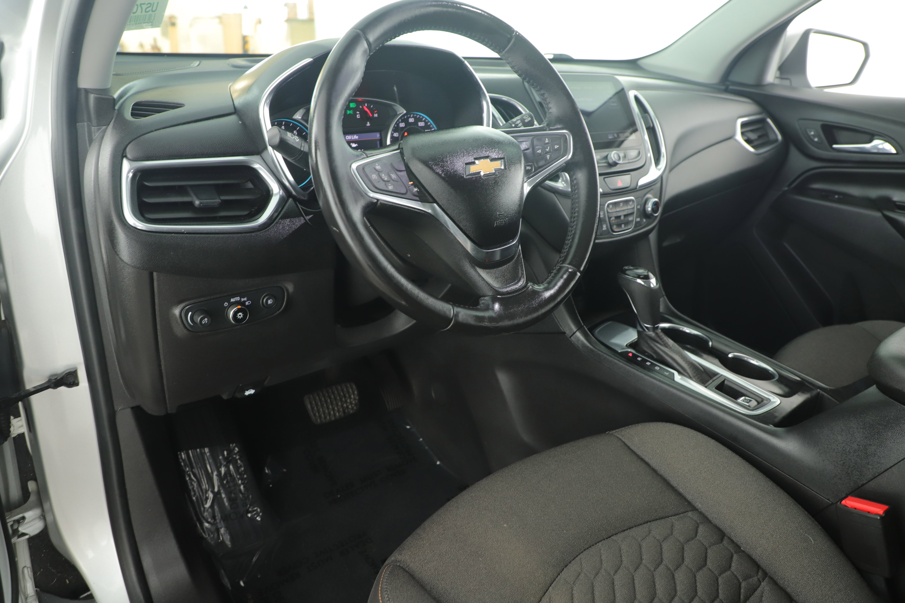 Used 2020 Chevrolet Equinox LT image 12