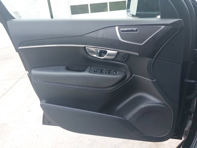 Used 2020 Volvo XC90 T6 Momentum AWD/4WD image 28