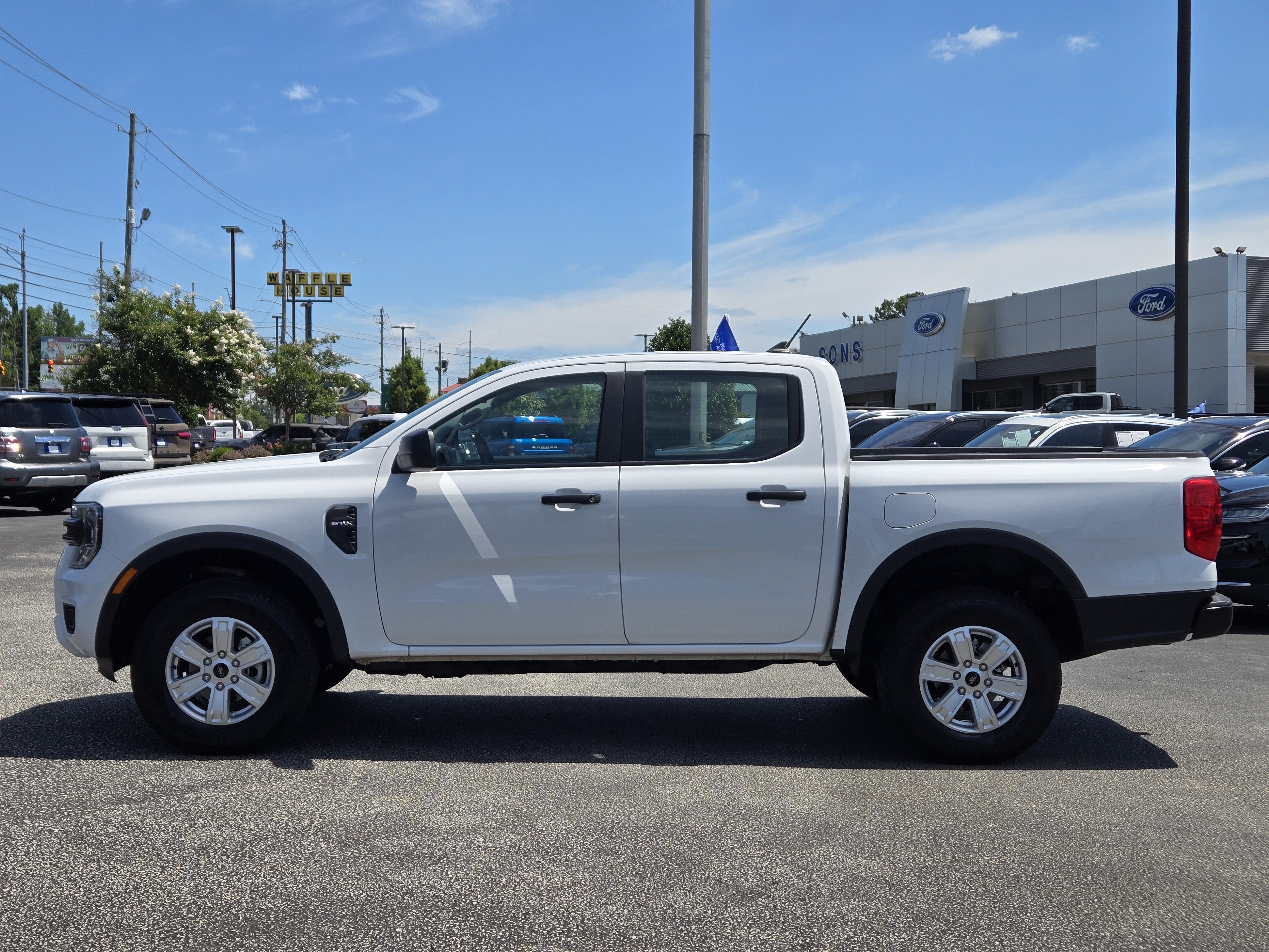 Certified 2025 Ford Ranger XL w/ Trailer Tow Package RWD image 13