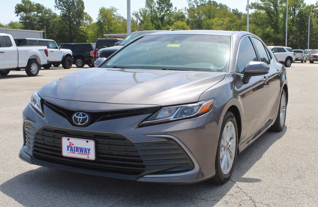 Used 2023 Toyota Camry LE FWD image 5