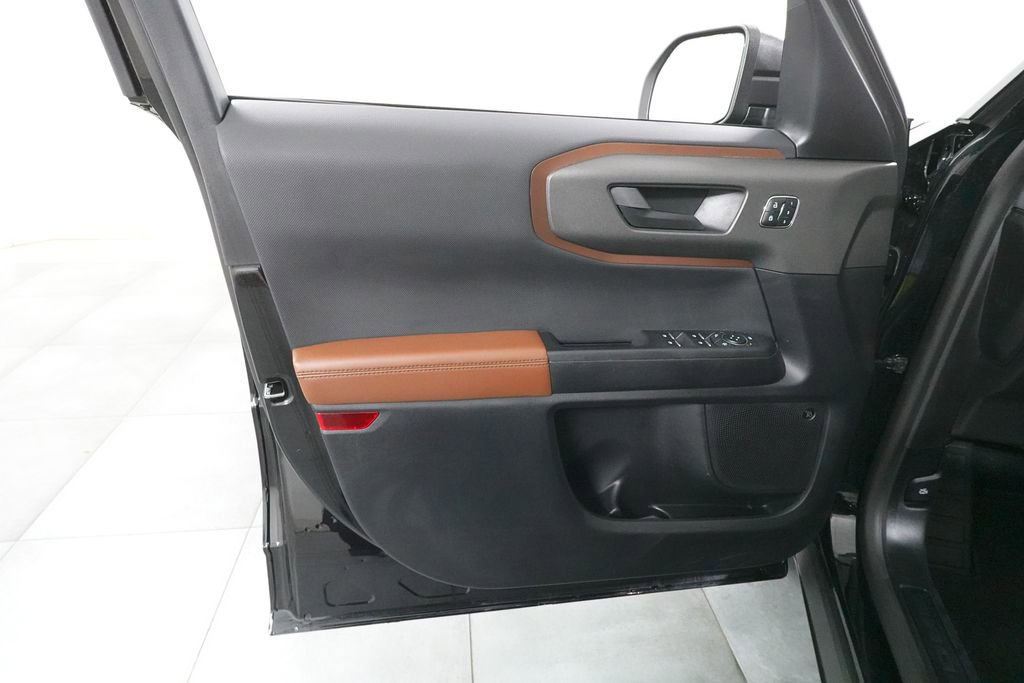 Certified 2025 Ford Bronco Sport Outer Banks w/ Outer Banks Tech Package+ AWD/4WD image 23