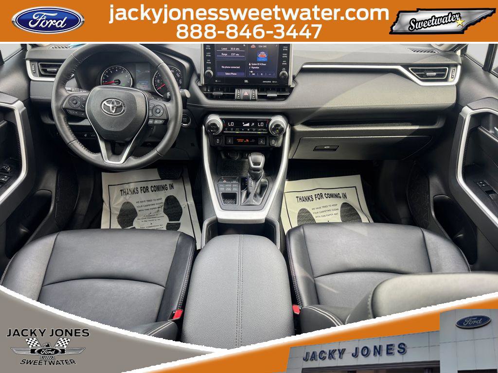 Used 2022 Toyota RAV4 XLE Premium image 14