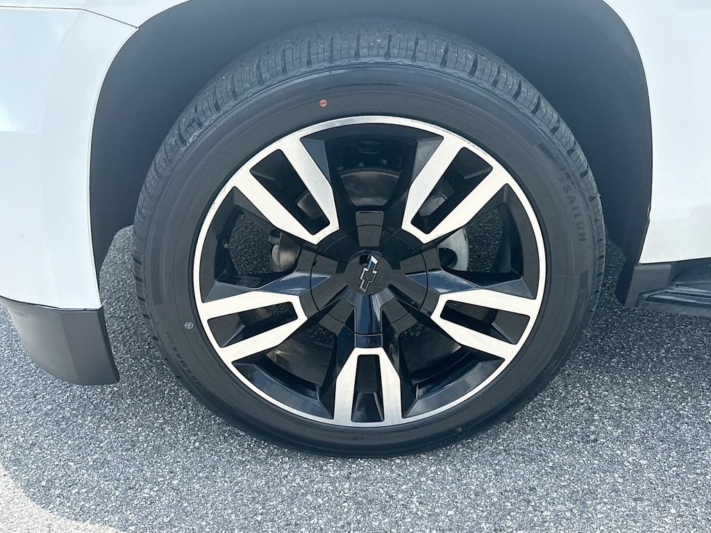 Used 2019 Chevrolet Suburban Premier RWD image 24