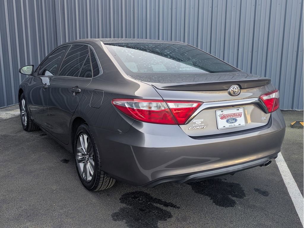 Used 2017 Toyota Camry SE image 10