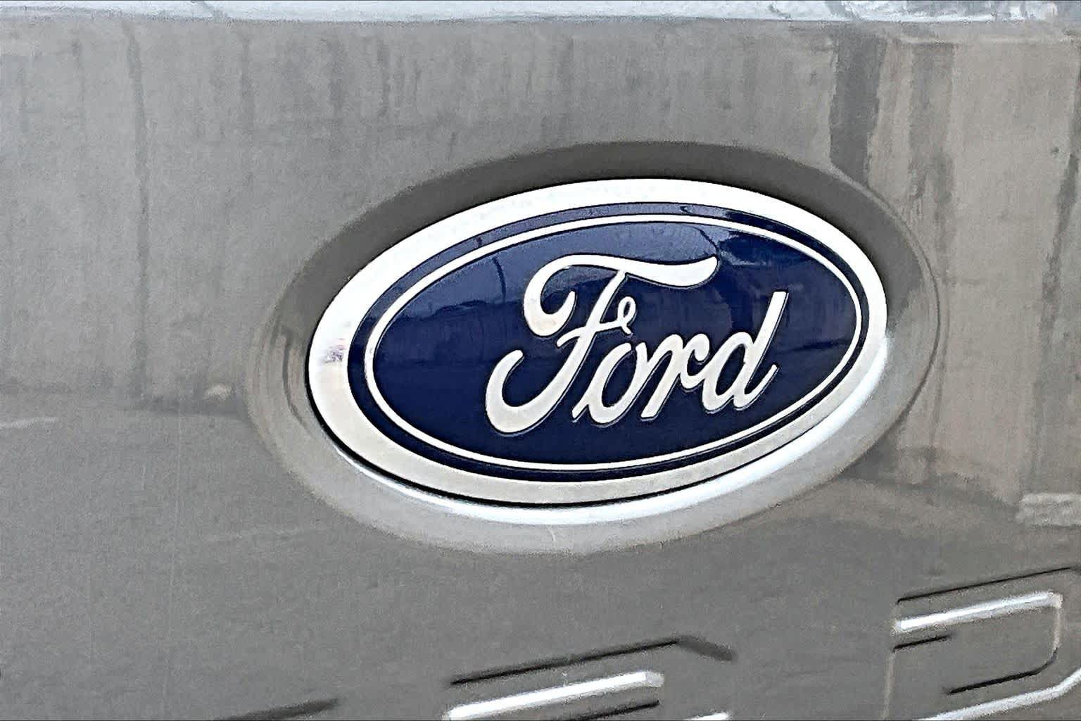 Certified 2024 Ford F250 Lariat w/ Lariat Ultimate Package AWD/4WD image 31