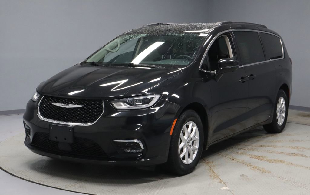 Used 2022 Chrysler Pacifica Touring-L w/ Uconnect Theater Family Group FWD image 8