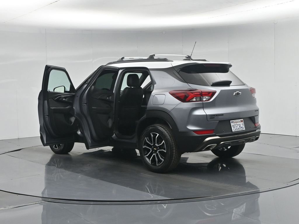 Used 2021 Chevrolet TrailBlazer ACTIV w/ Technology Package image 57