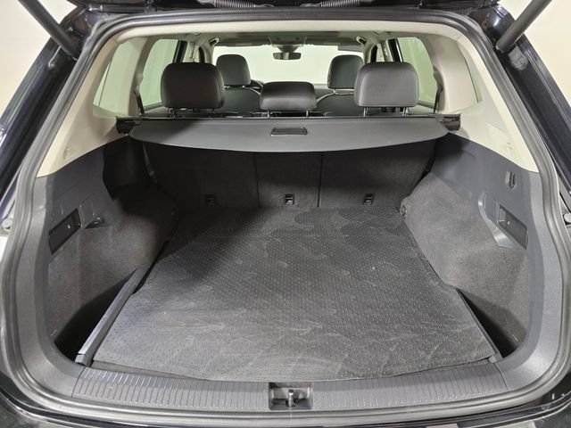 Used 2019 Volkswagen Tiguan SEL Premium AWD/4WD image 16