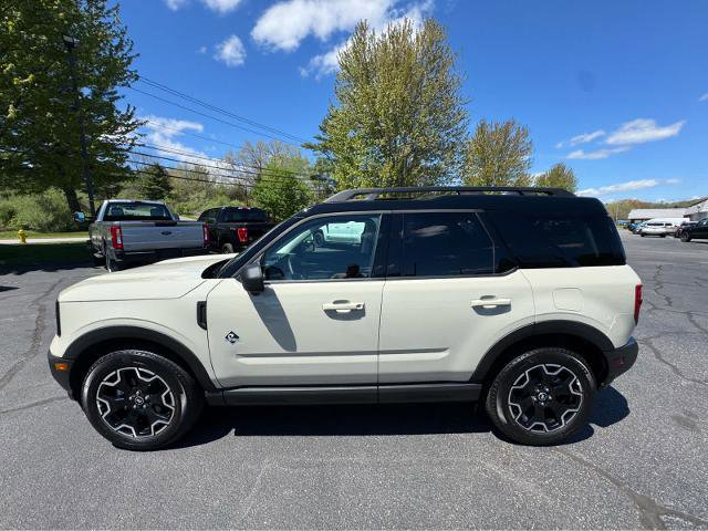 Certified 2025 Ford Bronco Sport Outer Banks w/ Outer Banks Tech Package+ AWD/4WD image 2