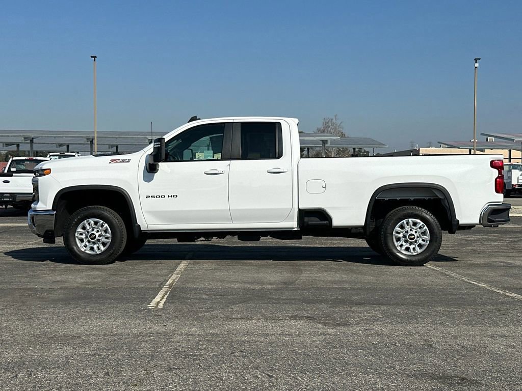 Used 2024 Chevrolet Silverado 2500 LT w/ Convenience Package AWD/4WD image 2