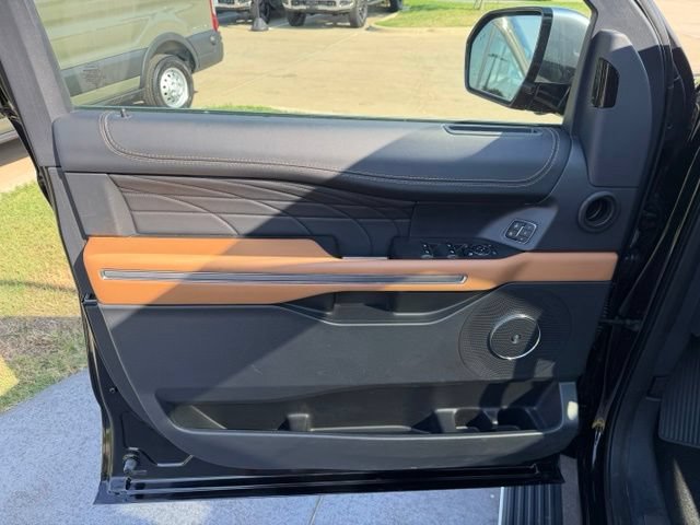Certified 2024 Ford Expedition Platinum AWD/4WD image 11