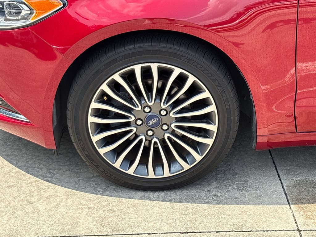 Certified 2017 Ford Fusion SE w/ Fusion SE Technology Package FWD image 11