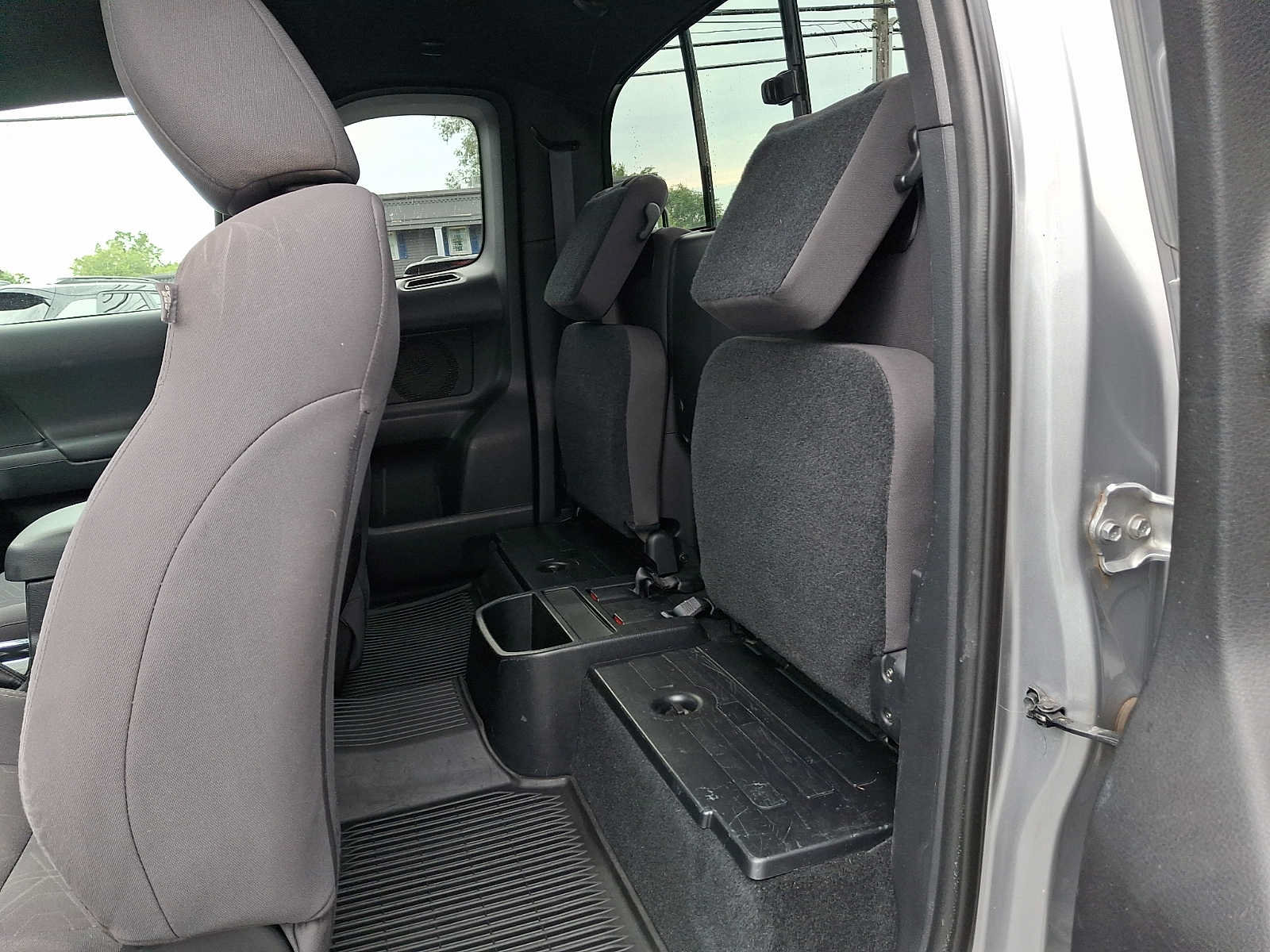 Used 2018 Toyota Tacoma TRD Sport AWD/4WD image 10