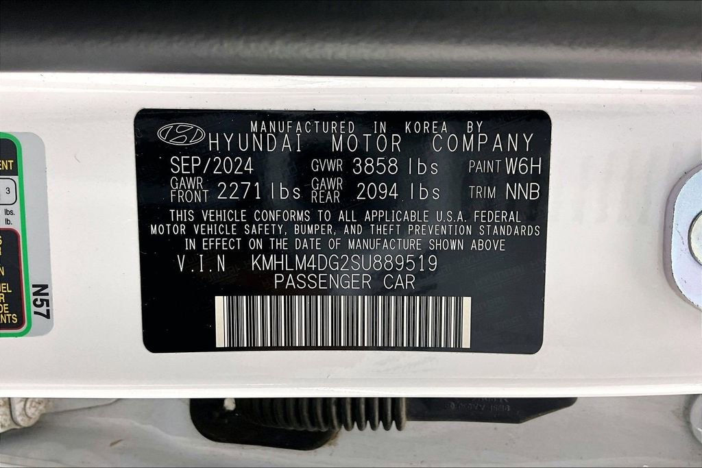 Used 2025 Hyundai Elantra Sport FWD image 35