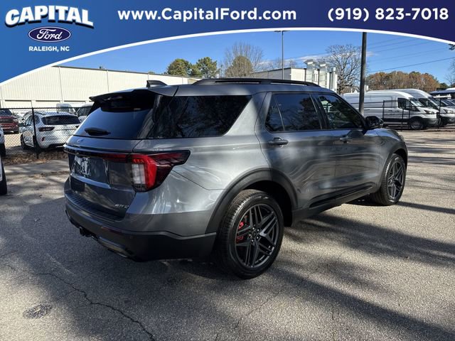 Certified 2025 Ford Explorer ST-Line w/ ST-Line Street Pack image 8
