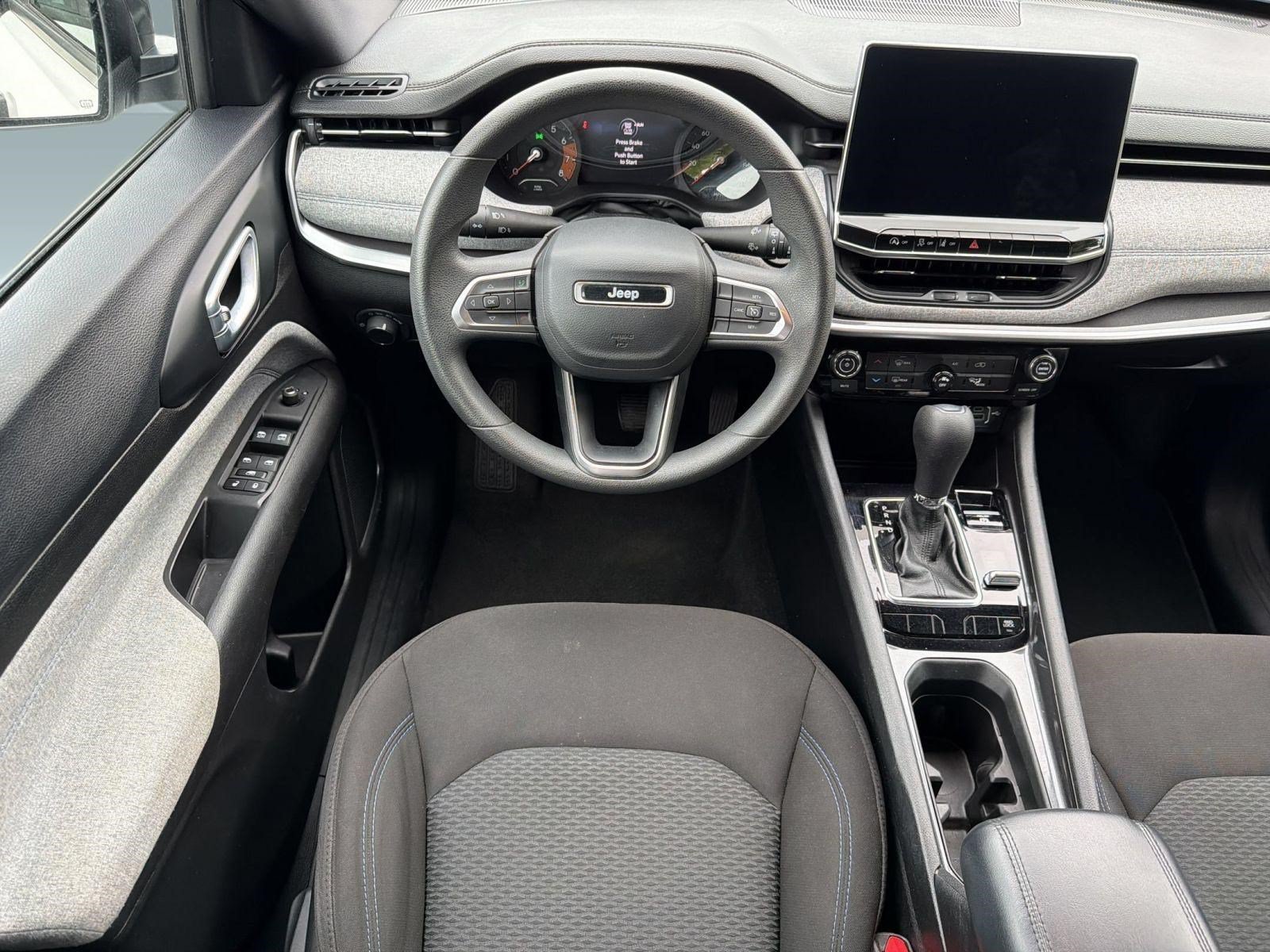 Used 2023 Jeep Compass Sport AWD/4WD image 4