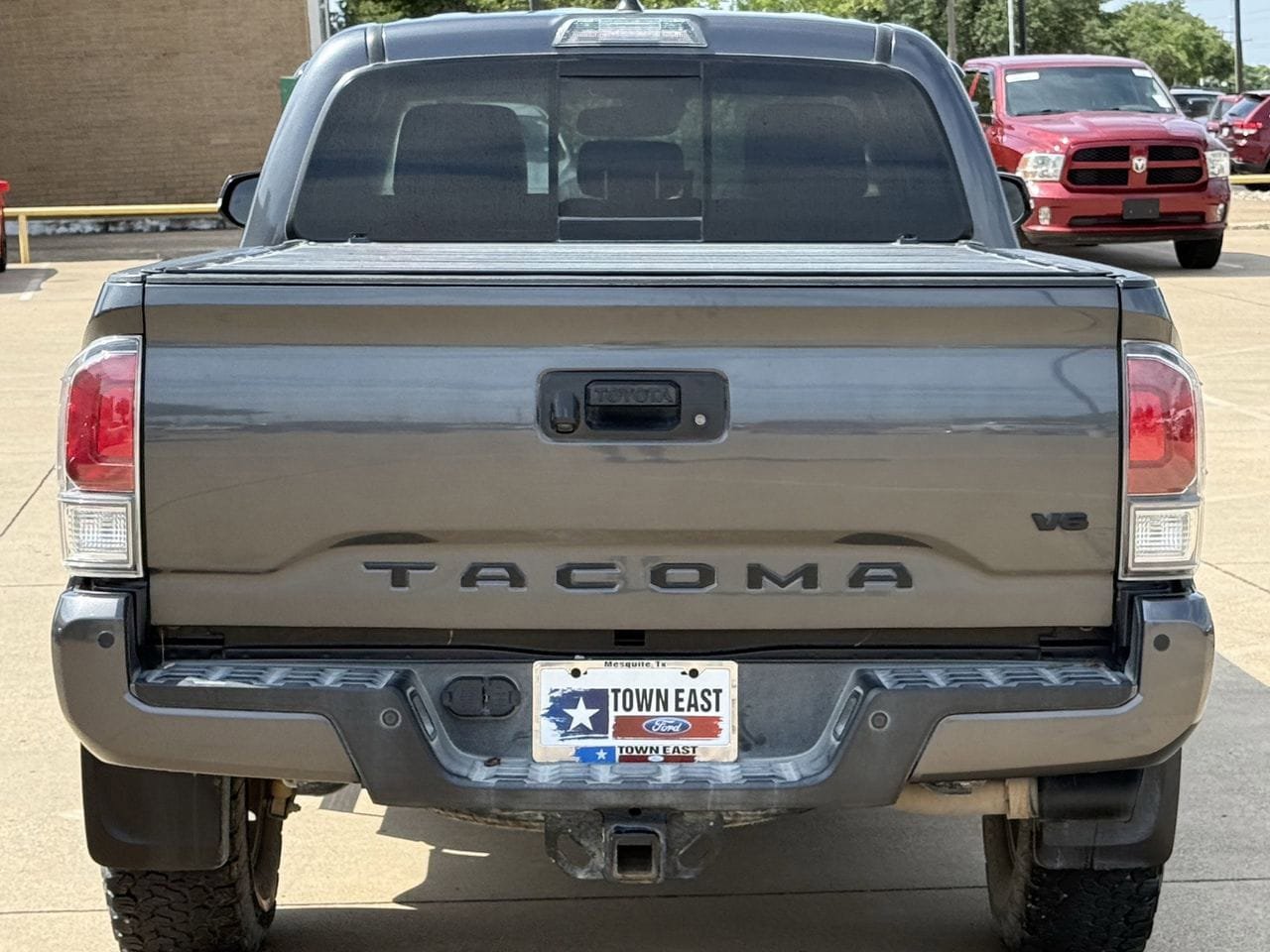 Used 2022 Toyota Tacoma TRD Off-Road w/ TRD Premium Off Road Package AWD/4WD image 6