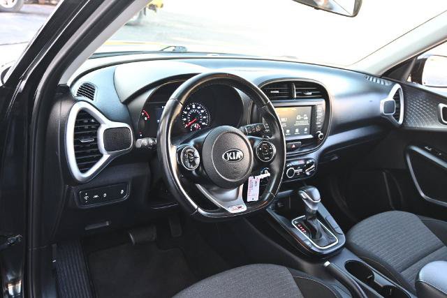 Used 2020 Kia Soul GT-Line FWD image 17