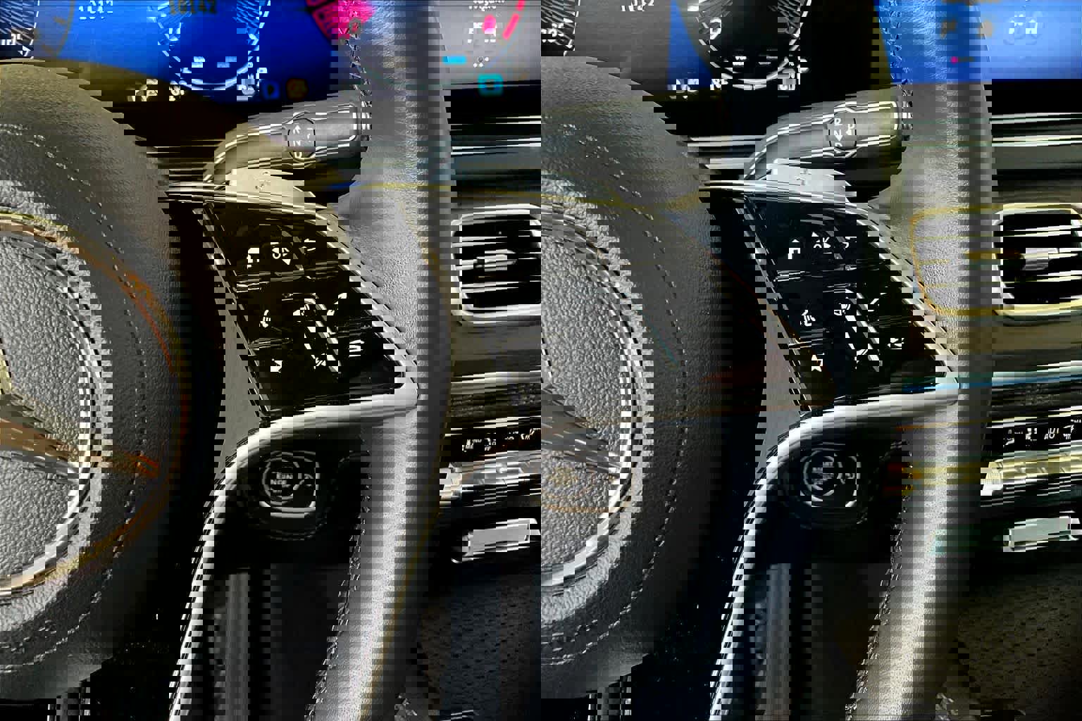 Used 2025 Mercedes-Benz GLE 350 4MATIC image 24