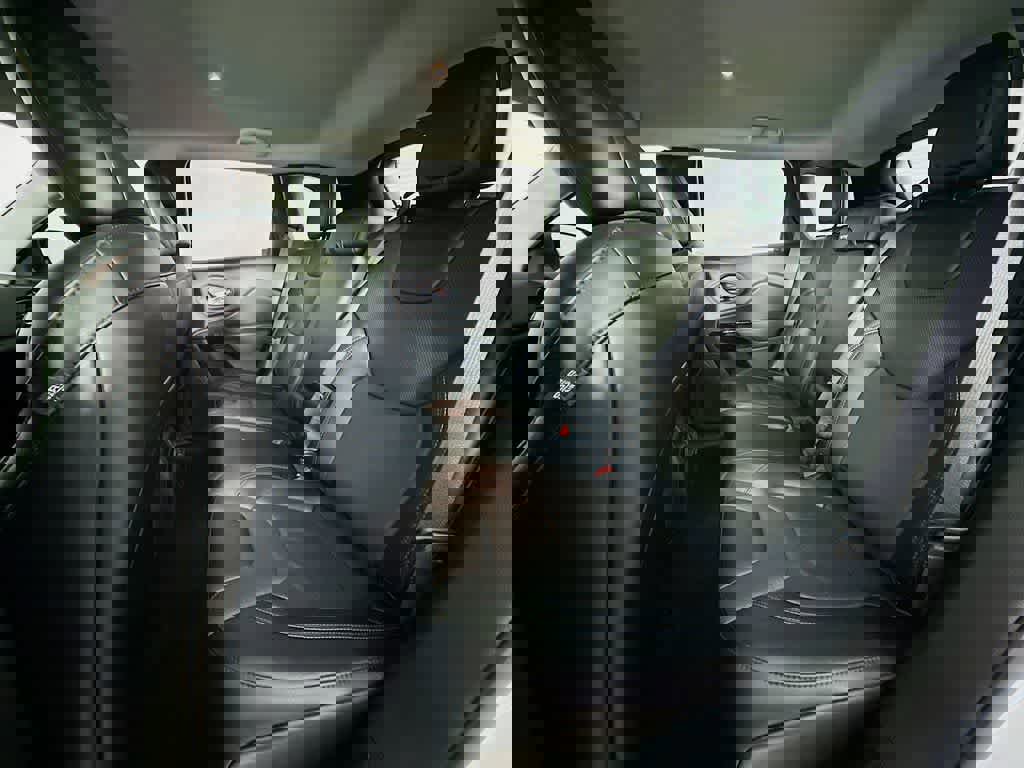 Used 2023 Jeep Cherokee Altitude Lux image 17