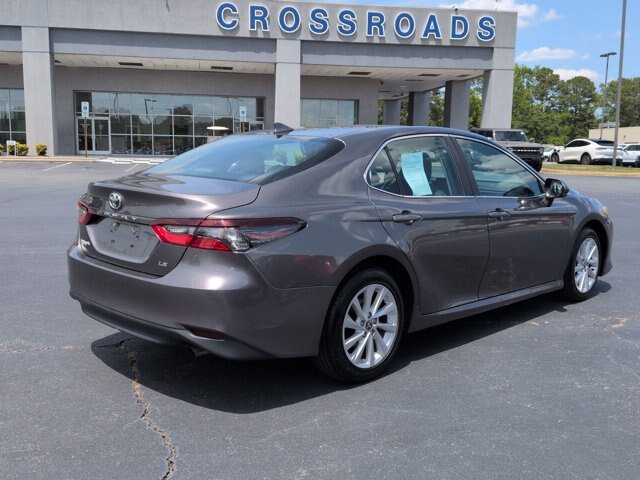 Used 2024 Toyota Camry LE FWD image 4