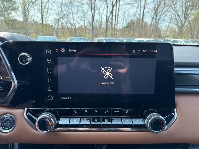 Used 2025 GMC Canyon AT4 image 17