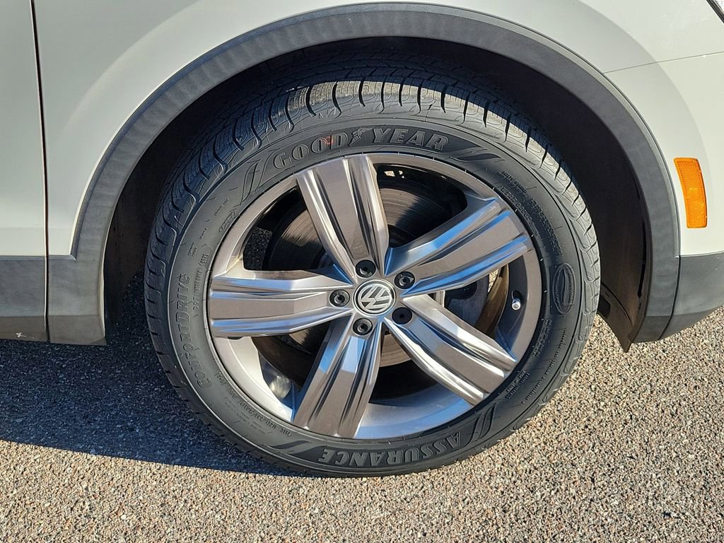Used 2019 Volkswagen Tiguan SEL Premium image 8
