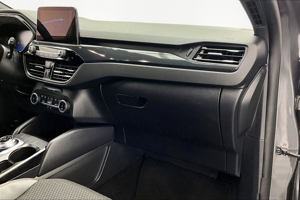 Certified 2025 Ford Escape ST-Line image 17