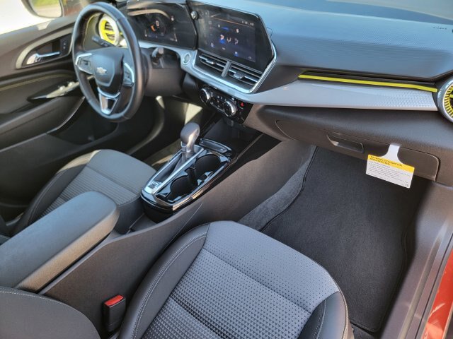Used 2024 Chevrolet Trax LT w/ Driver Confidence Package FWD image 24