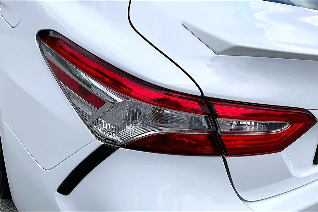 Used 2019 Toyota Camry SE FWD image 28