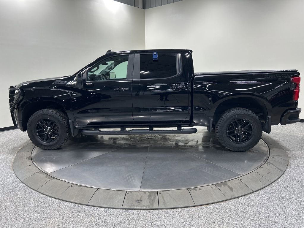 Used 2020 Chevrolet Silverado 1500 LT Trail Boss w/ Midnight Edition image 6