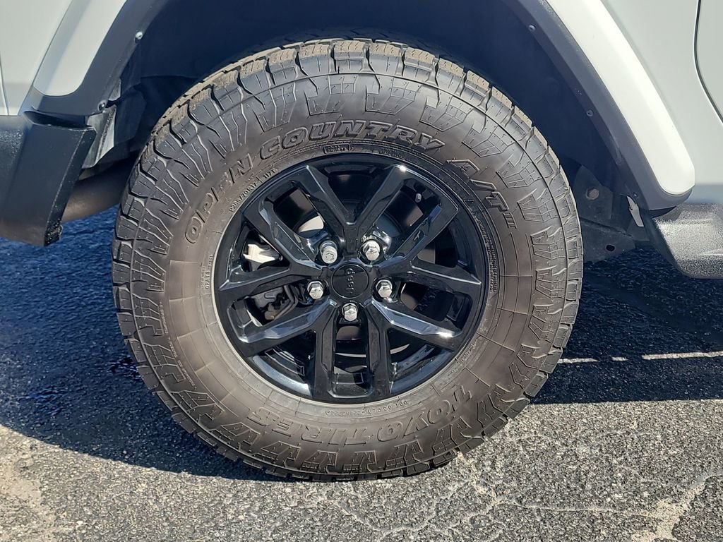 Used 2023 Jeep Wrangler Sport image 5