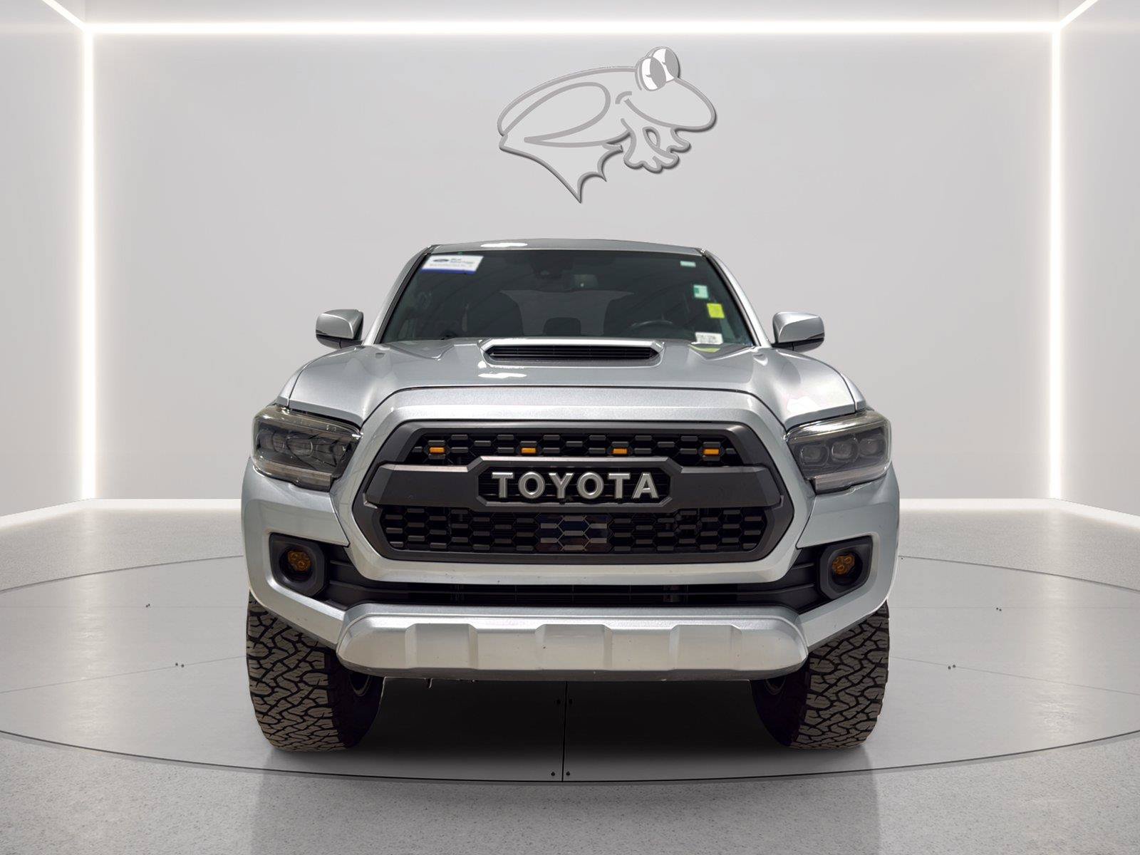Used 2023 Toyota Tacoma TRD Sport w/ Black Out Package (TMS) AWD/4WD image 11