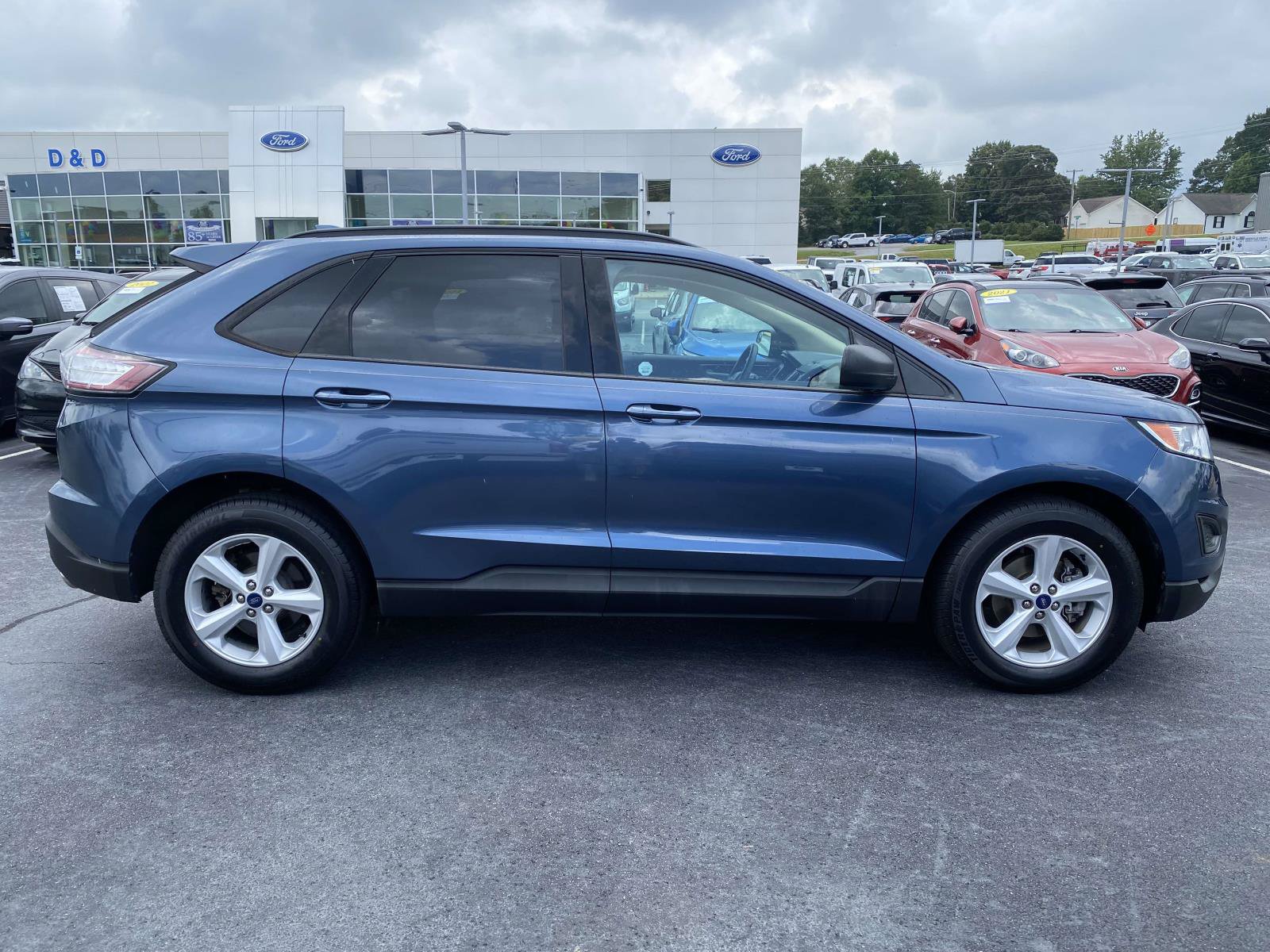 Certified 2018 Ford Edge SE FWD image 8