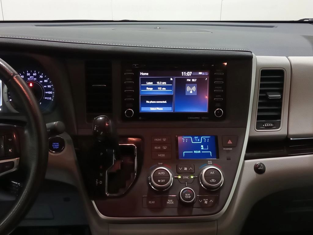 Used 2020 Toyota Sienna XLE image 17