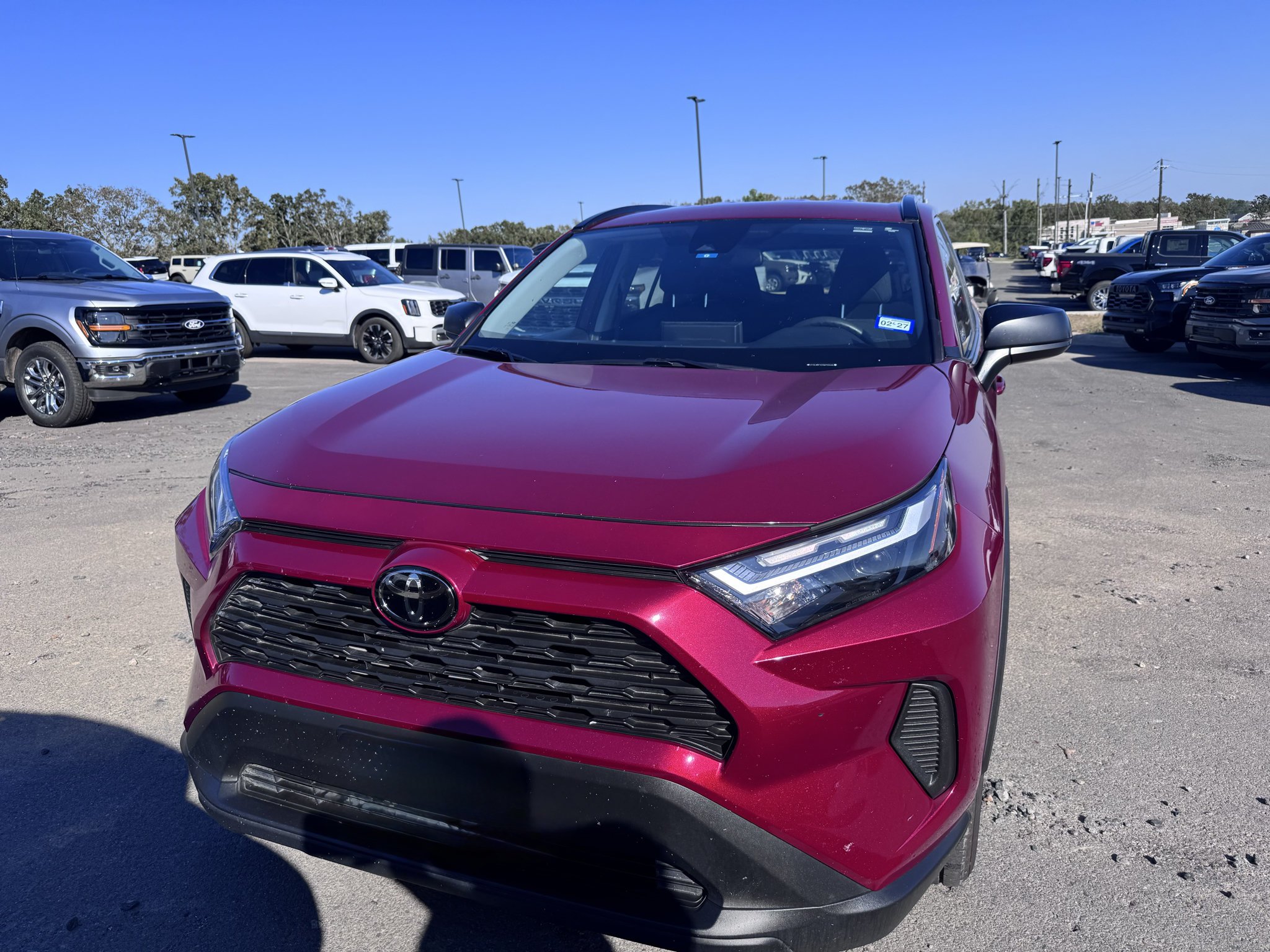 Used 2025 Toyota RAV4 LE AWD/4WD image 2